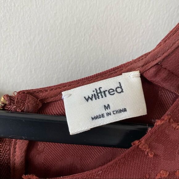 Aritiza-wilfred “Sèvres Silk Floral Trim Tank Top - Picture 10 of 10